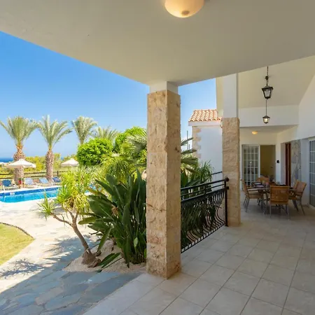 Amorosa Villa *